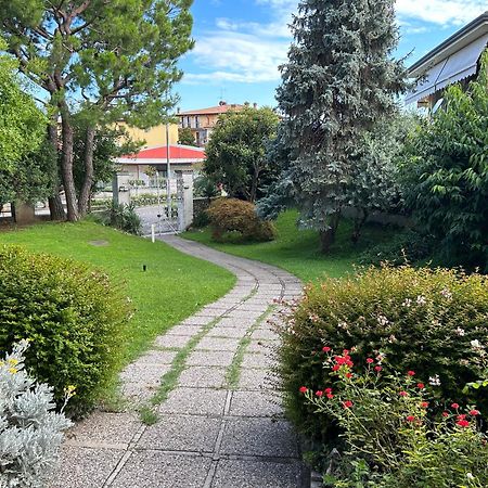 Apartament Gold Garda Desenzano Desenzano del Garda Zewnętrze zdjęcie