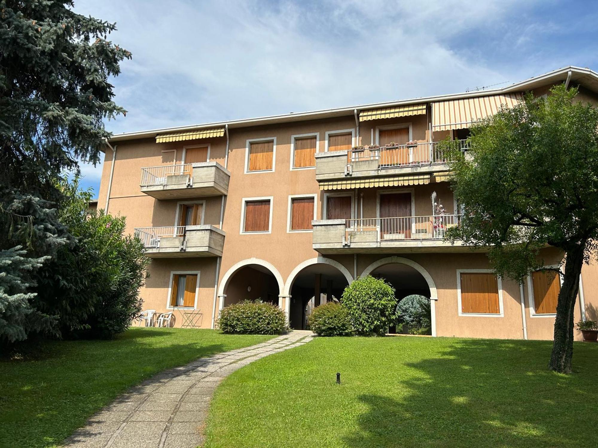 Apartament Gold Garda Desenzano Desenzano del Garda Zewnętrze zdjęcie